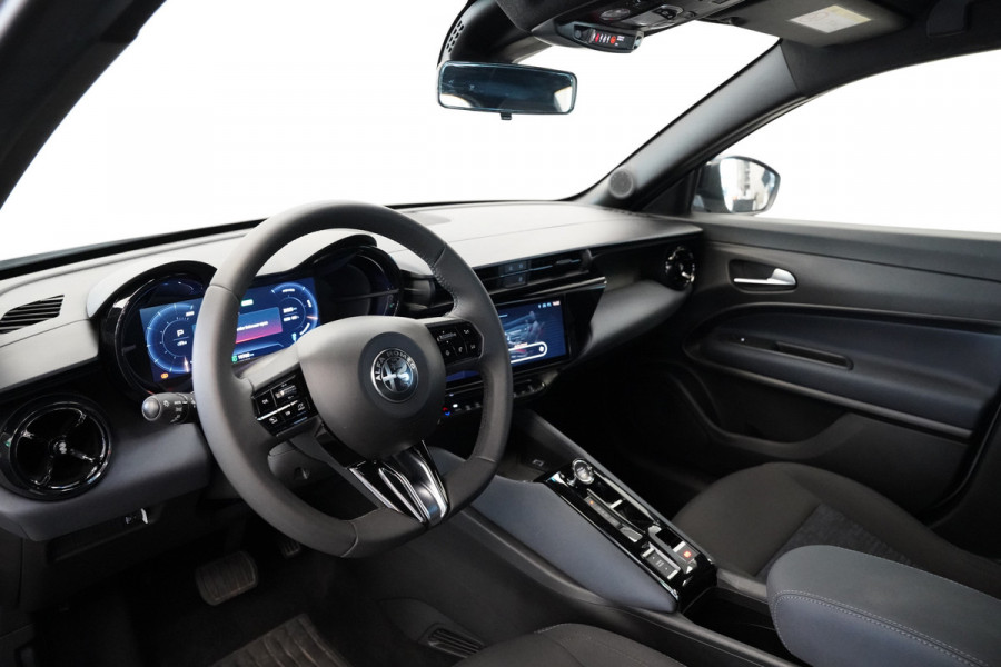 Alfa Romeo junior Elettrica 54 kWh PDC ACC 18" LED
