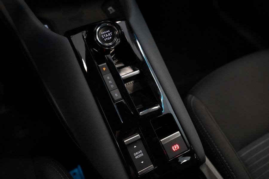 Alfa Romeo junior Elettrica 54 kWh PDC ACC 18" LED