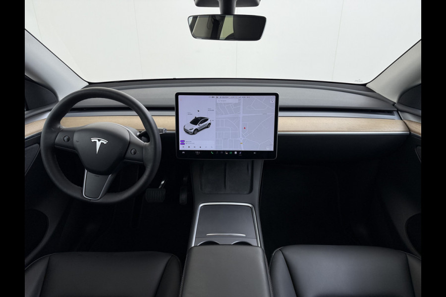 Tesla Model Y Long Range AWD 75kWh 514PK Warmtepomp Stuur+Stoel+Achterbankverwarming Panoramadak Camera's Adap.Cruise Navi Ecc Premium-Audio L Keyless Intel Atom®-Processor Privacy Glas Lmv Matrix Led Dodehoekdetectie