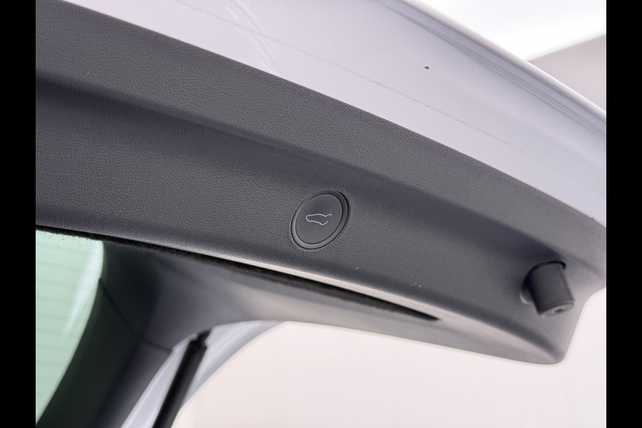 Tesla Model Y Long Range AWD 75kWh 514PK Warmtepomp Stuur+Stoel+Achterbankverwarming Panoramadak Camera's Adap.Cruise Navi Ecc Premium-Audio L Keyless Intel Atom®-Processor Privacy Glas Lmv Matrix Led Dodehoekdetectie
