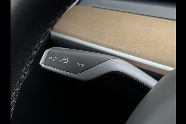 Tesla Model Y Long Range AWD 75kWh 514PK Warmtepomp Stuur+Stoel+Achterbankverwarming Panoramadak Camera's Adap.Cruise Navi Ecc Premium-Audio L Keyless Intel Atom®-Processor Privacy Glas Lmv Matrix Led Dodehoekdetectie