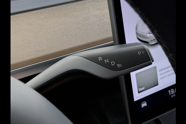 Tesla Model Y Long Range AWD 75kWh 514PK Warmtepomp Stuur+Stoel+Achterbankverwarming Panoramadak Camera's Adap.Cruise Navi Ecc Premium-Audio L Keyless Intel Atom®-Processor Privacy Glas Lmv Matrix Led Dodehoekdetectie