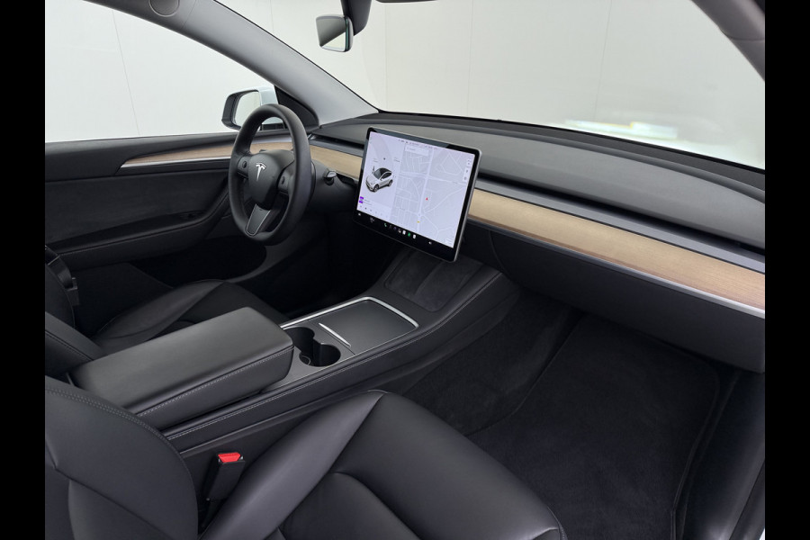 Tesla Model Y Long Range AWD 75kWh 514PK Warmtepomp Stuur+Stoel+Achterbankverwarming Panoramadak Camera's Adap.Cruise Navi Ecc Premium-Audio L Keyless Intel Atom®-Processor Privacy Glas Lmv Matrix Led Dodehoekdetectie
