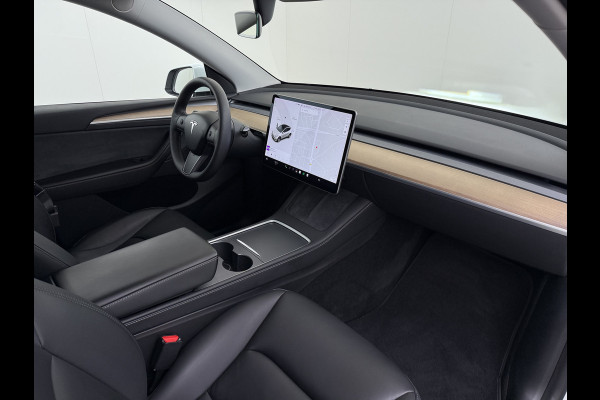 Tesla Model Y Long Range AWD 75kWh 514PK Warmtepomp Stuur+Stoel+Achterbankverwarming Panoramadak Camera's Adap.Cruise Navi Ecc Premium-Audio L Keyless Intel Atom®-Processor Privacy Glas Lmv Matrix Led Dodehoekdetectie