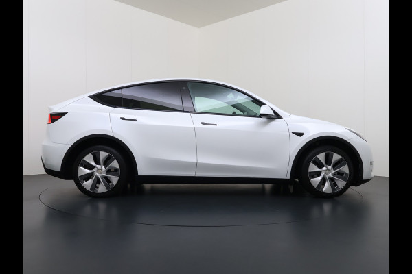 Tesla Model Y Long Range AWD 75kWh 514PK Warmtepomp Stuur+Stoel+Achterbankverwarming Panoramadak Camera's Adap.Cruise Navi Ecc Premium-Audio L Keyless Intel Atom®-Processor Privacy Glas Lmv Matrix Led Dodehoekdetectie