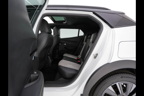 Peugeot e-2008 EV GT Pack 50 kWh [3-Fase-11kW] {SoH-88%} (INCL-BTW) * HEATPUMP | PANO |  LEATHER-ALCANTARA| DIGI-COCKPIT | FULL-LED | BLIS | KEYLESS | CAMERA | CARPLAY | DAB+ | NAVI-FULLMAP | ECC | PDC | SPORTSEATS | AMBIENTLIGHT | PRIVACY-GLASS |