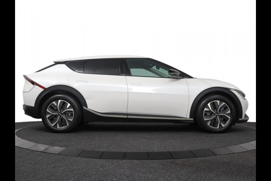 Kia Ev6 Light Edition 58 kWh Automaat SOH 98,4% - Stoel-/ Stuurverwarming - Carplay/Android Auto - Camera - Fabrieksgarantie Tot 2031