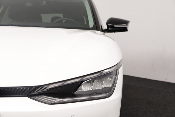 Kia Ev6 Light Edition 58 kWh Automaat SOH 98,4% - Stoel-/ Stuurverwarming - Carplay/Android Auto - Camera - Fabrieksgarantie Tot 2031