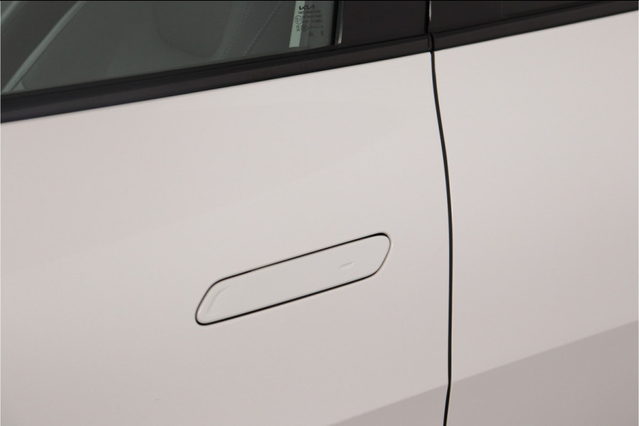 Kia Ev6 Light Edition 58 kWh Automaat SOH 98,4% - Stoel-/ Stuurverwarming - Carplay/Android Auto - Camera - Fabrieksgarantie Tot 2031