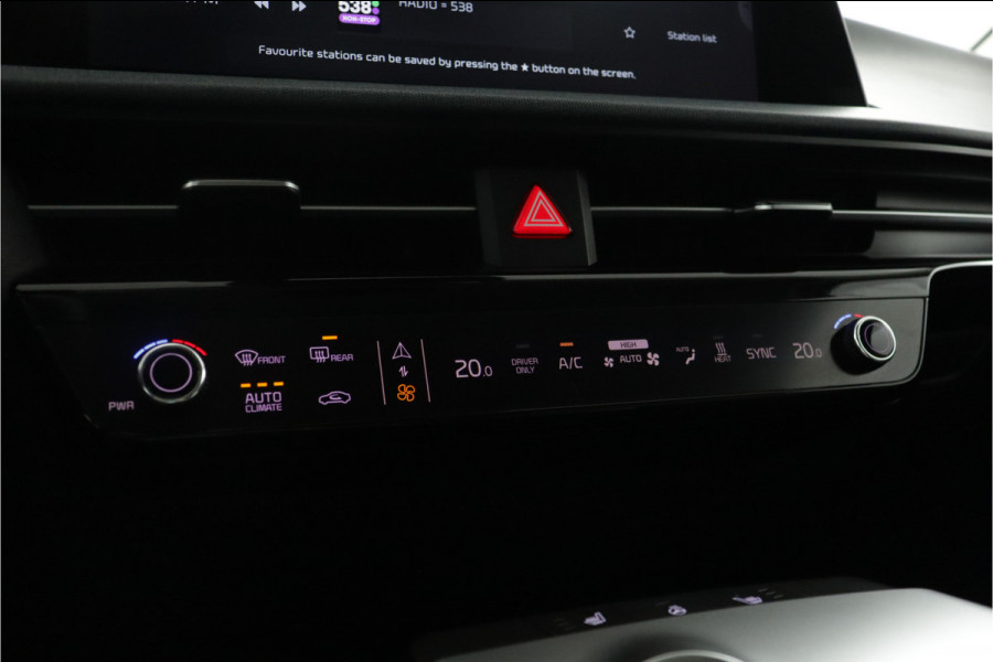 Kia Ev6 Light Edition 58 kWh Automaat SOH 98,4% - Stoel-/ Stuurverwarming - Carplay/Android Auto - Camera - Fabrieksgarantie Tot 2031