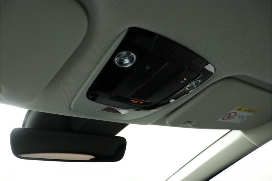 Kia Ev6 Light Edition 58 kWh Automaat SOH 98,4% - Stoel-/ Stuurverwarming - Carplay/Android Auto - Camera - Fabrieksgarantie Tot 2031