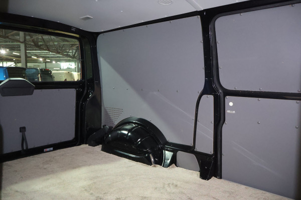 Volkswagen Transporter 2.0 TDI L2 H1 Bulli Automaat 2x Schuifdeur