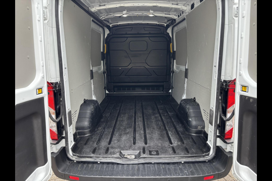Ford Transit 350 2.0 TDCI L2H2 Trend | SCI 130pk | 3 zits | Voorruit verwarming | Cruise control | Parkeersensoren