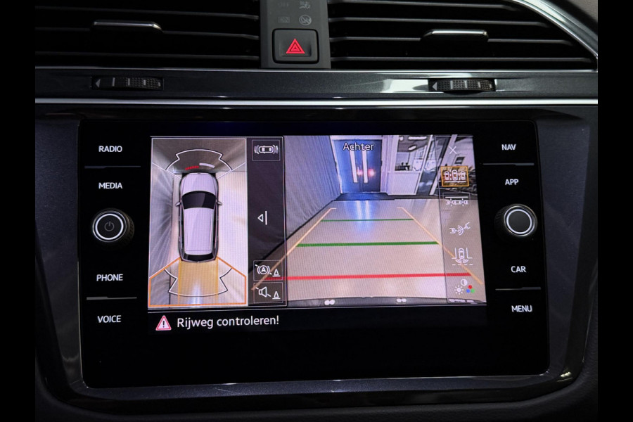 Volkswagen Tiguan 2.0 TSI 4Motion R-Line Black Style 20"/VOL Leder + memory/Harman Kardon/Panoramadak/360 camera/Elektrische klep/Stuur + stoelverwarming v+a