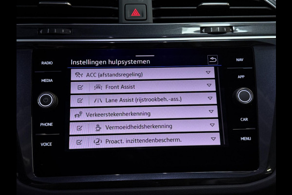 Volkswagen Tiguan 2.0 TSI 4Motion R-Line Black Style 20"/VOL Leder + memory/Harman Kardon/Panoramadak/360 camera/Elektrische klep/Stuur + stoelverwarming v+a