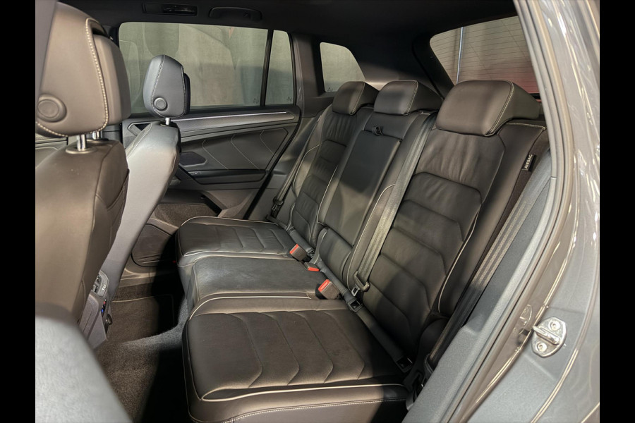 Volkswagen Tiguan 2.0 TSI 4Motion R-Line Black Style 20"/VOL Leder + memory/Harman Kardon/Panoramadak/360 camera/Elektrische klep/Stuur + stoelverwarming v+a