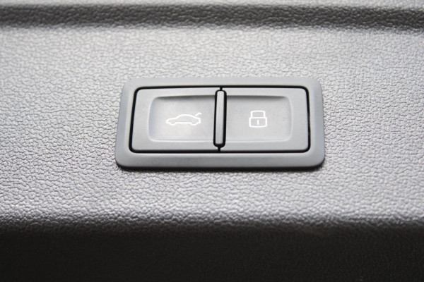Audi A3 Sportback 40 TFSIe I VITRUAL I ADAPTIVE I SFEERVERL. I LED I NAVI I PARK. PILO I AUTOMAAT I