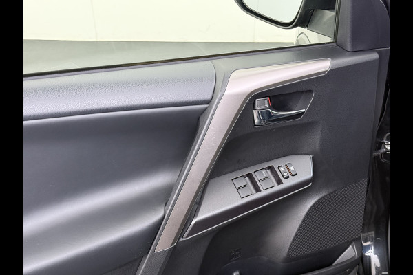 Toyota RAV4 2.5 Hybrid Automaat 197PK Adap.Cruise Stoelverwarming Navi Camera Cruise Control Ecc Bluetooth Pdc Dynamic Keyless Regen-Lichtsensor Lane Assist Lmv Privacy Glas Led