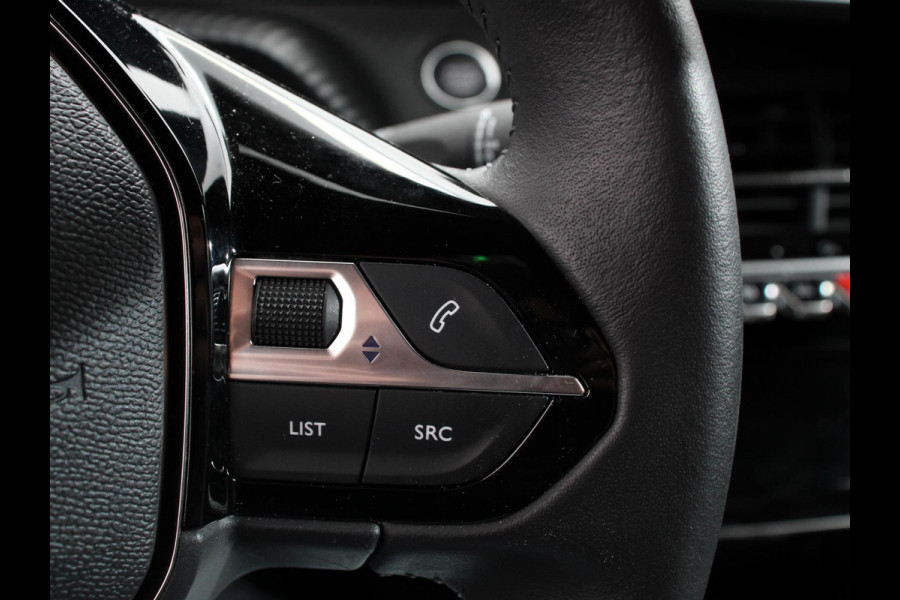 Peugeot e-2008 EV Allure 50 kWh Navigatie Apple Carplay/Android Auto Climate Control Led Parkeer sensoren Cruise Control Stoelverwarming Camera 360
