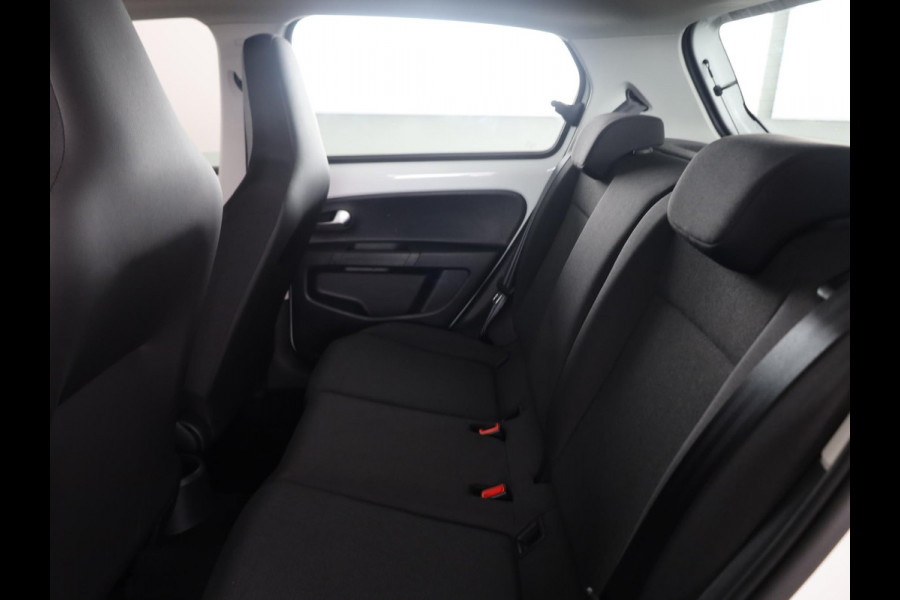 Volkswagen up! 1.0 65 pk | Navigatie via App | Parkeersensoren achter | Cruise control | Achteruitrijcamera | Airco |