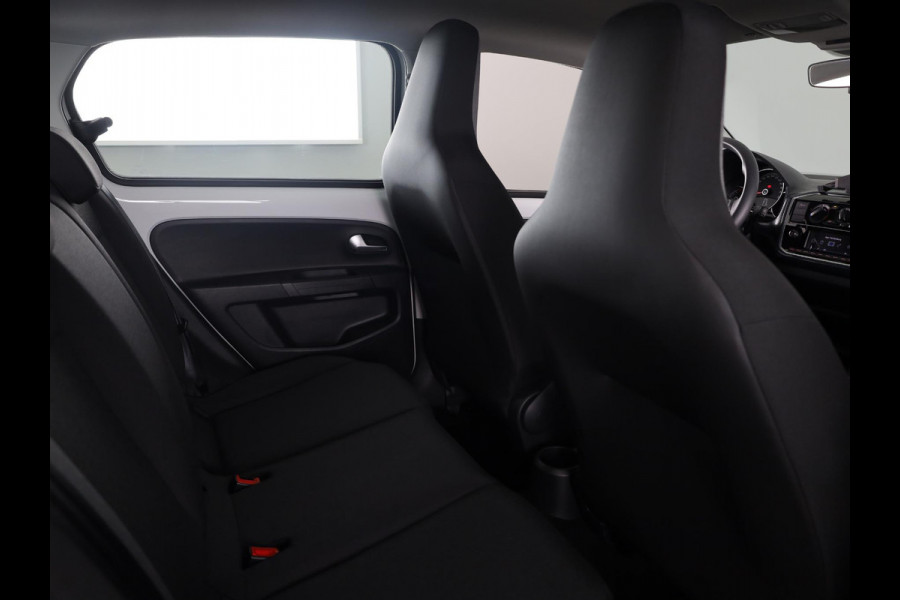 Volkswagen up! 1.0 65 pk | Navigatie via App | Parkeersensoren achter | Cruise control | Achteruitrijcamera | Airco |