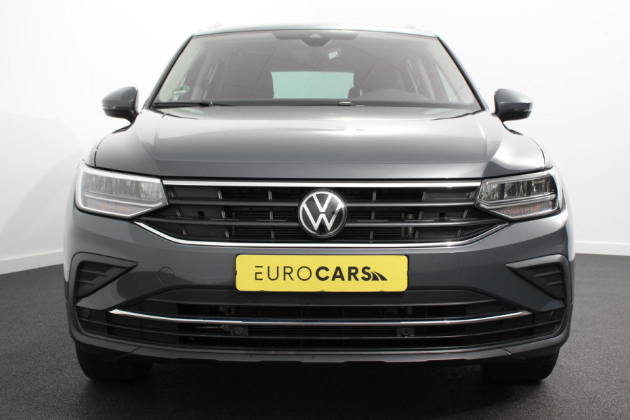 Volkswagen Tiguan 1.5 TSI DSG Active Navigatie App connect Wireless Adaptieve Cruise Control Travel Assist Parkeersensoren Camera Park Assist Stoel- en stuurverwarming Elektrische achterklep Virtual Cockpit