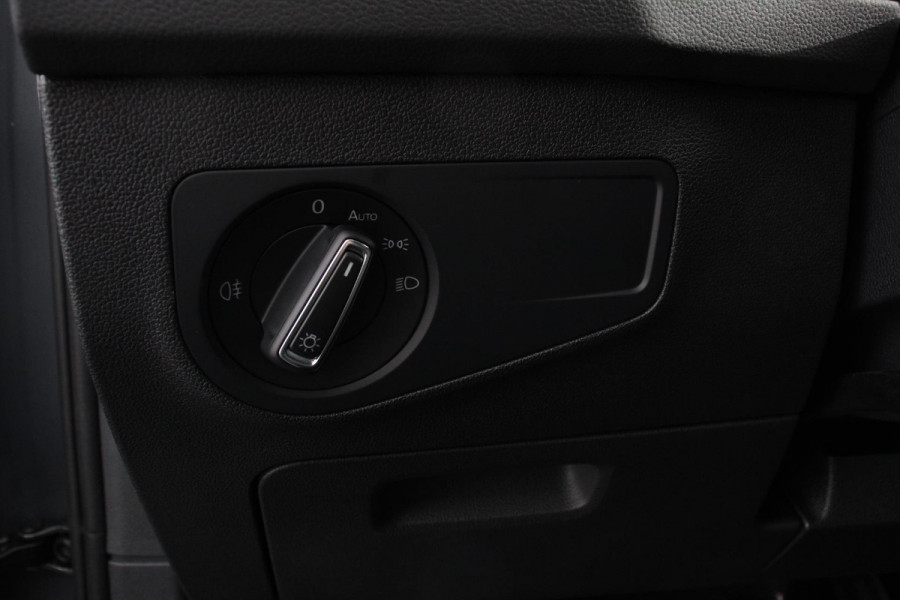 Volkswagen Tiguan 1.5 TSI DSG Active Navigatie App connect Wireless Adaptieve Cruise Control Travel Assist Parkeersensoren Camera Park Assist Stoel- en stuurverwarming Elektrische achterklep Virtual Cockpit