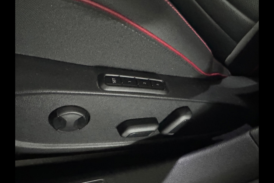 Volkswagen Golf 2.0 TSI GTI Pano|Leer|HuD|Memory|Stoelventilatie|Camera|Dodehoek|ACC