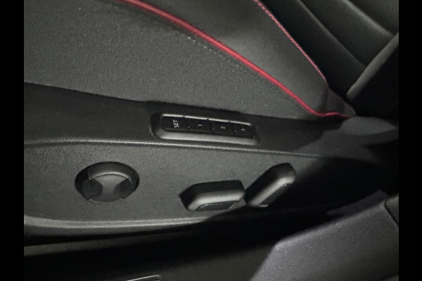 Volkswagen Golf 2.0 TSI GTI Pano|Leer|HuD|Memory|Stoelventilatie|Camera|Dodehoek|ACC