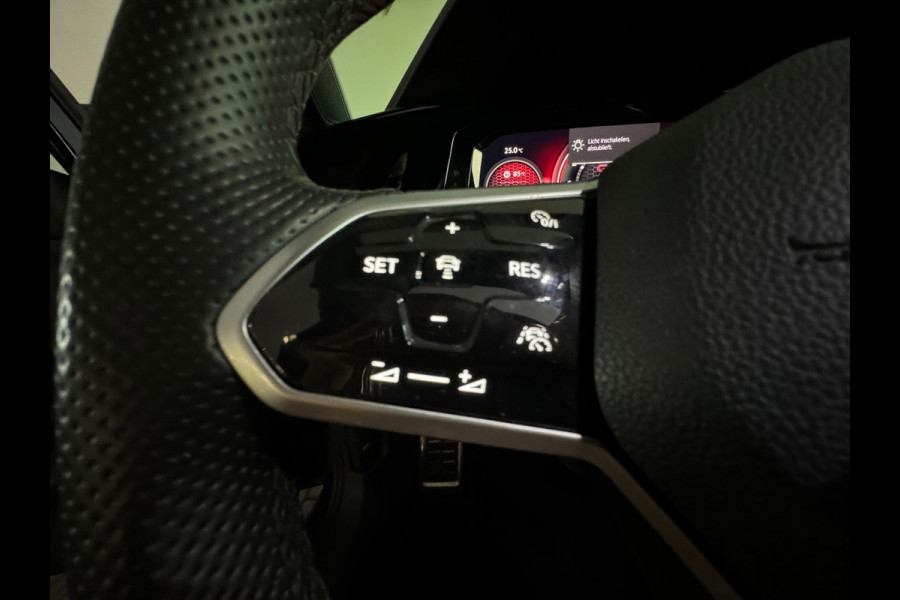 Volkswagen Golf 2.0 TSI GTI Pano|Leer|HuD|Memory|Stoelventilatie|Camera|Dodehoek|ACC