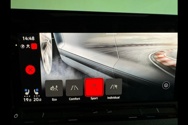 Volkswagen Golf 2.0 TSI GTI Pano|Leer|HuD|Memory|Stoelventilatie|Camera|Dodehoek|ACC