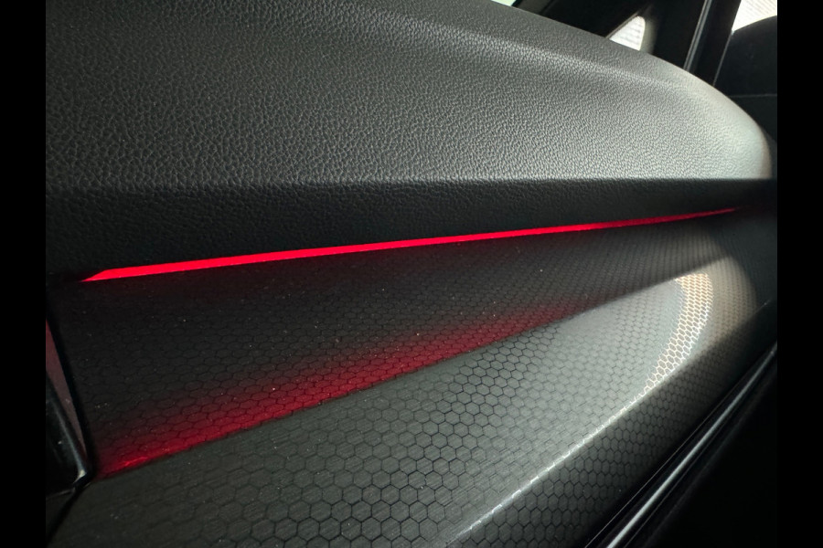 Volkswagen Golf 2.0 TSI GTI Pano|Leer|HuD|Memory|Stoelventilatie|Camera|Dodehoek|ACC