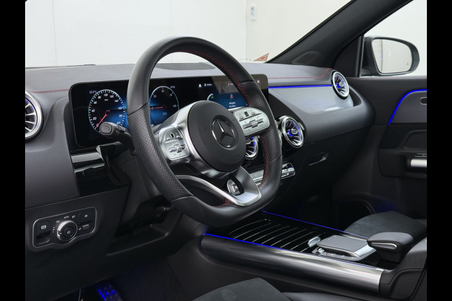 Mercedes-Benz EQA 250 AMG 71kWh // Trekhaak // Panoramadak // 360 Camera // Memory Stoelen // Sfeerverlichting // 19" AMG Velgen // Carplay