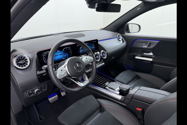 Mercedes-Benz EQA 250 AMG 71kWh // Trekhaak // Panoramadak // 360 Camera // Memory Stoelen // Sfeerverlichting // 19" AMG Velgen // Carplay