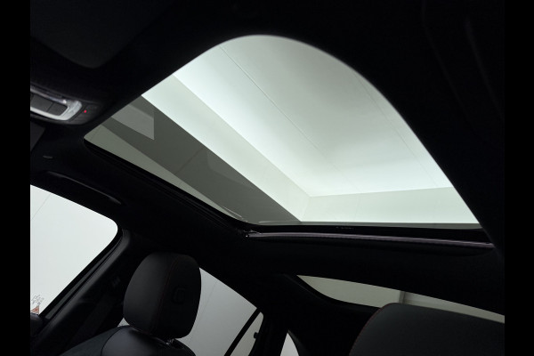 Mercedes-Benz EQA 250 AMG 71kWh // Trekhaak // Panoramadak // 360 Camera // Memory Stoelen // Sfeerverlichting // 19" AMG Velgen // Carplay