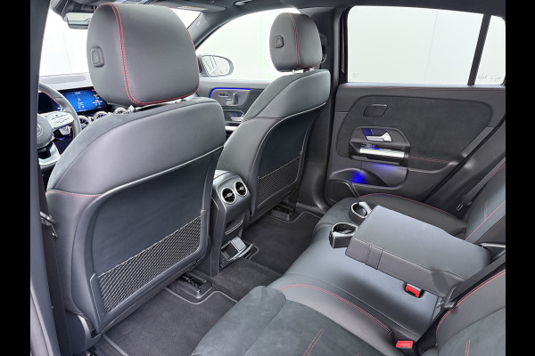 Mercedes-Benz EQA 250 AMG 71kWh // Trekhaak // Panoramadak // 360 Camera // Memory Stoelen // Sfeerverlichting // 19" AMG Velgen // Carplay