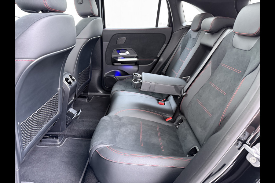 Mercedes-Benz EQA 250 AMG 71kWh // Trekhaak // Panoramadak // 360 Camera // Memory Stoelen // Sfeerverlichting // 19" AMG Velgen // Carplay