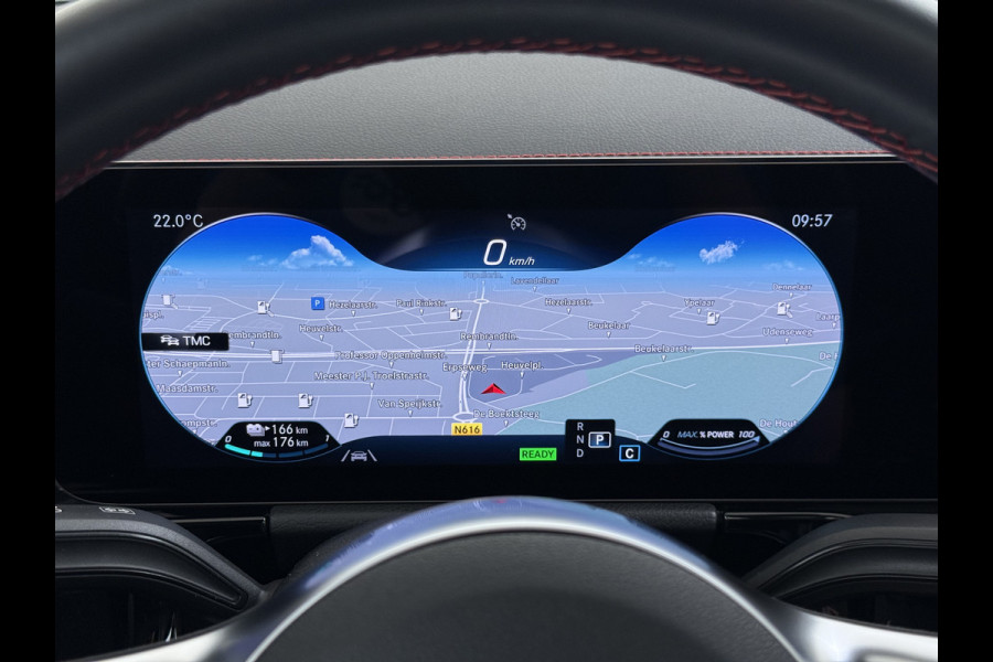 Mercedes-Benz EQA 250 AMG 71kWh // Trekhaak // Panoramadak // 360 Camera // Memory Stoelen // Sfeerverlichting // 19" AMG Velgen // Carplay