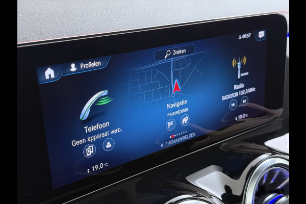 Mercedes-Benz EQA 250 AMG 71kWh // Trekhaak // Panoramadak // 360 Camera // Memory Stoelen // Sfeerverlichting // 19" AMG Velgen // Carplay