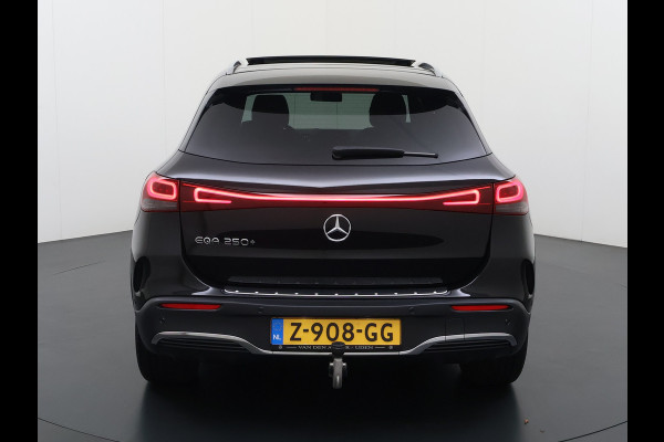Mercedes-Benz EQA 250 AMG 71kWh // Trekhaak // Panoramadak // 360 Camera // Memory Stoelen // Sfeerverlichting // 19" AMG Velgen // Carplay
