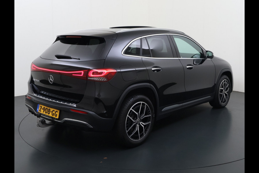 Mercedes-Benz EQA 250 AMG 71kWh // Trekhaak // Panoramadak // 360 Camera // Memory Stoelen // Sfeerverlichting // 19" AMG Velgen // Carplay