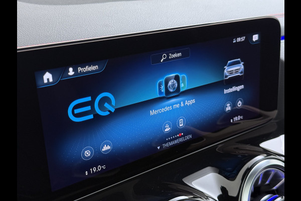 Mercedes-Benz EQA 250 AMG 71kWh // Trekhaak // Panoramadak // 360 Camera // Memory Stoelen // Sfeerverlichting // 19" AMG Velgen // Carplay