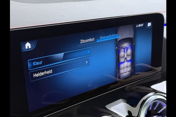 Mercedes-Benz EQA 250 AMG 71kWh // Trekhaak // Panoramadak // 360 Camera // Memory Stoelen // Sfeerverlichting // 19" AMG Velgen // Carplay