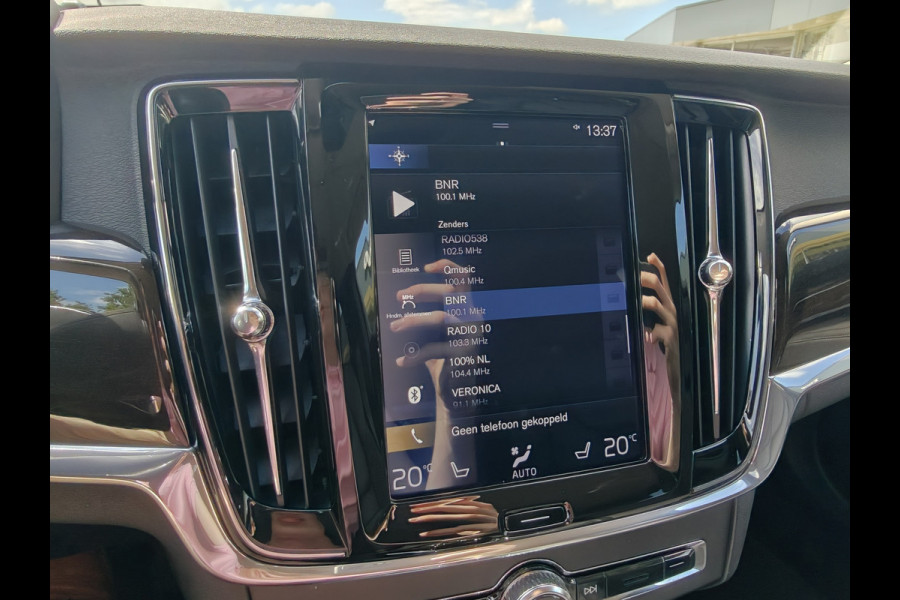 Volvo V90 191PK T4 Momentum | BLIS | Carplay | ACC | PDC V+A | Camera Achter | Voorstoelen Verwarmd | Trekhaak |