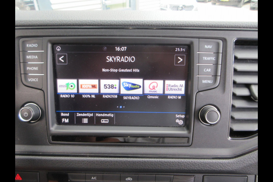 Volkswagen Crafter 2.0 TDI 140 pk L3H3 automaat airco navigatie camera