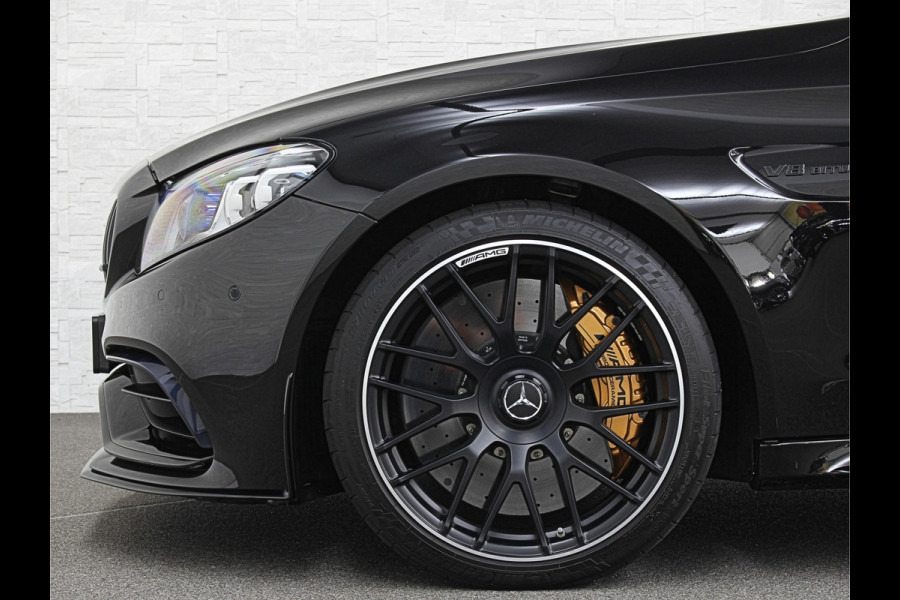 Mercedes-Benz C-Klasse Coupé 63 S AMG | Keramisch | Schaalstoelen | Carbon | AMG Driver's Package | Aero-Pakket | Panorama | Burmester | 12 maanden Bovag Garantie | Multi-Beam LED | Memory | ACC | Rij-Assistentie Pakket | Keyless-Go | Sfeerverlichting | Carplay | Rijklaarprijs.