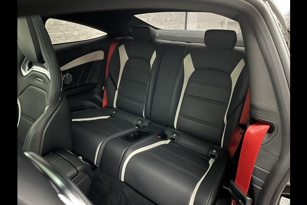 Mercedes-Benz C-Klasse Coupé 63 S AMG | Keramisch | Schaalstoelen | Carbon | AMG Driver's Package | Aero-Pakket | Panorama | Burmester | 12 maanden Bovag Garantie | Multi-Beam LED | Memory | ACC | Rij-Assistentie Pakket | Keyless-Go | Sfeerverlichting | Carplay | Rijklaarprijs.