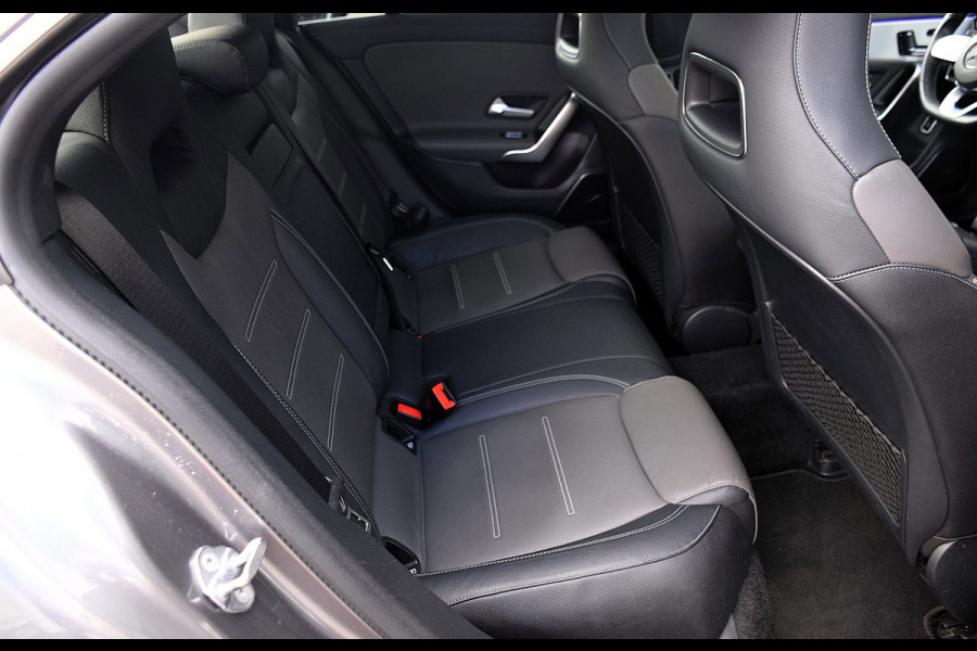 Mercedes-Benz CLA-Klasse 250 Premium Plus*AMG Pakket*PANO*SFEER*BURMESTER*CAMERA*NL-Auto*