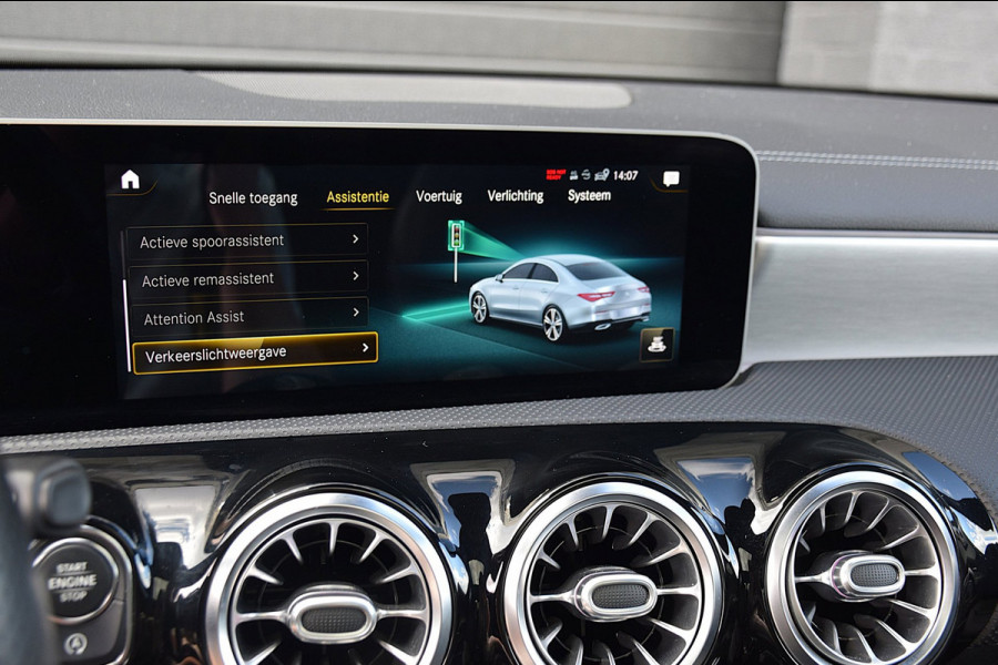 Mercedes-Benz CLA-Klasse 250 Premium Plus*AMG Pakket*PANO*SFEER*BURMESTER*CAMERA*NL-Auto*