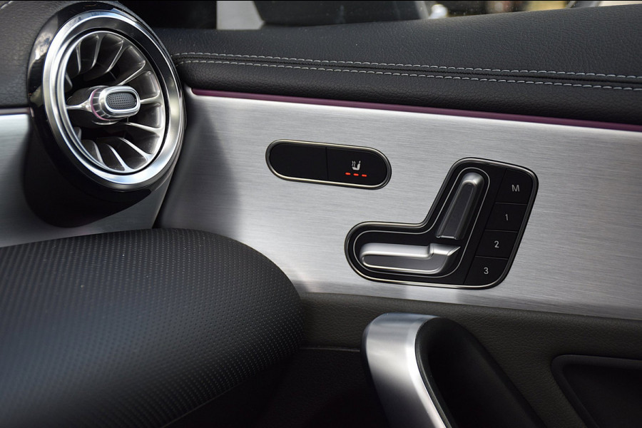Mercedes-Benz CLA-Klasse 250 Premium Plus*AMG Pakket*PANO*SFEER*BURMESTER*CAMERA*NL-Auto*